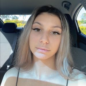 Meet your Posher, Alyssa